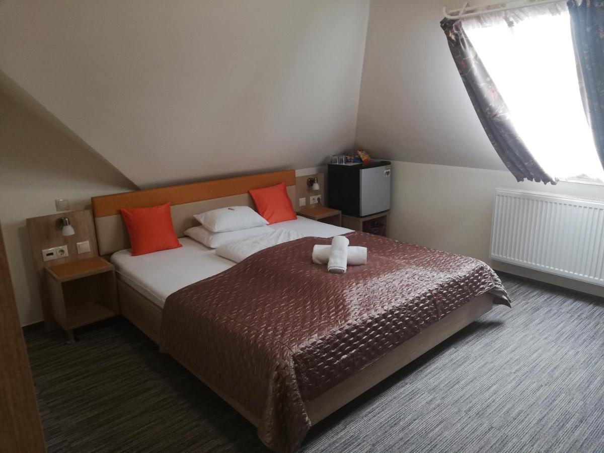 Hotel Dolce Vita Balatonkenese Bagian luar foto