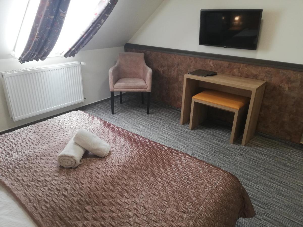 Hotel Dolce Vita Balatonkenese Bagian luar foto