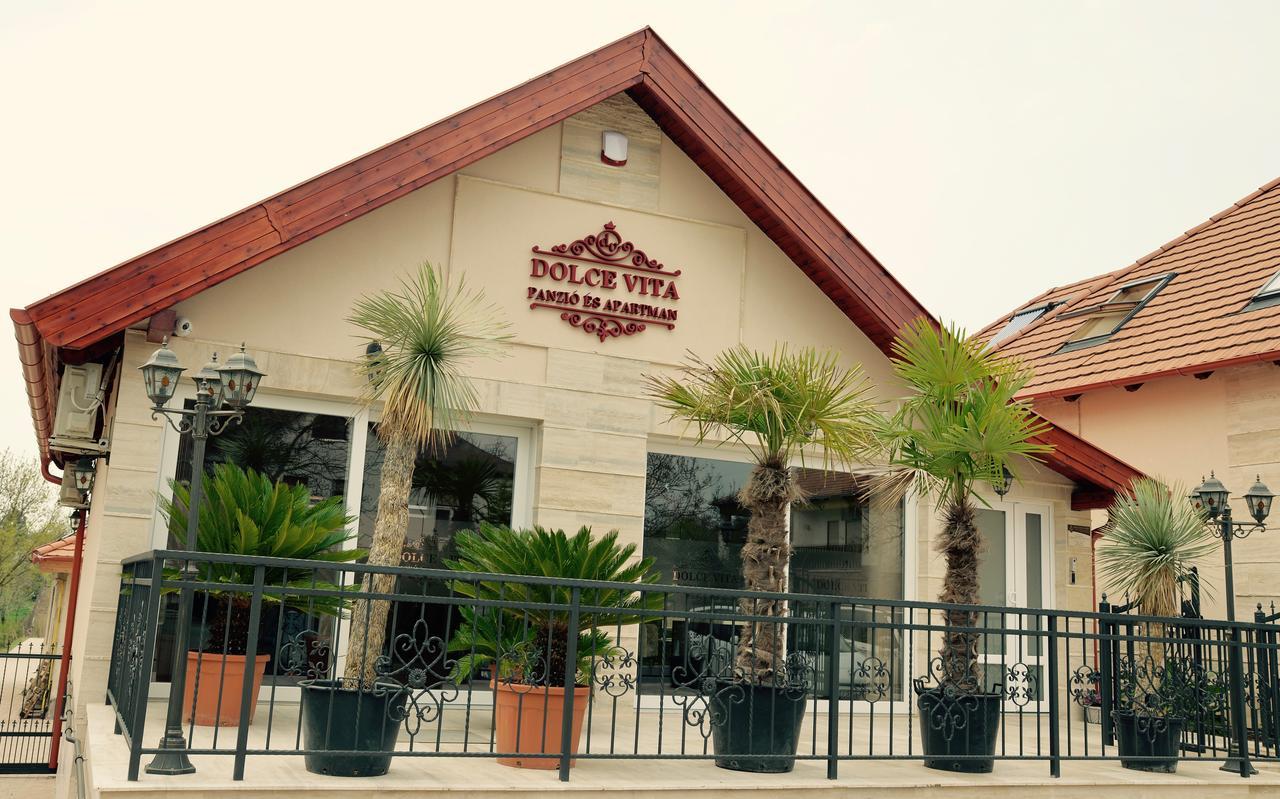 Hotel Dolce Vita Balatonkenese Bagian luar foto