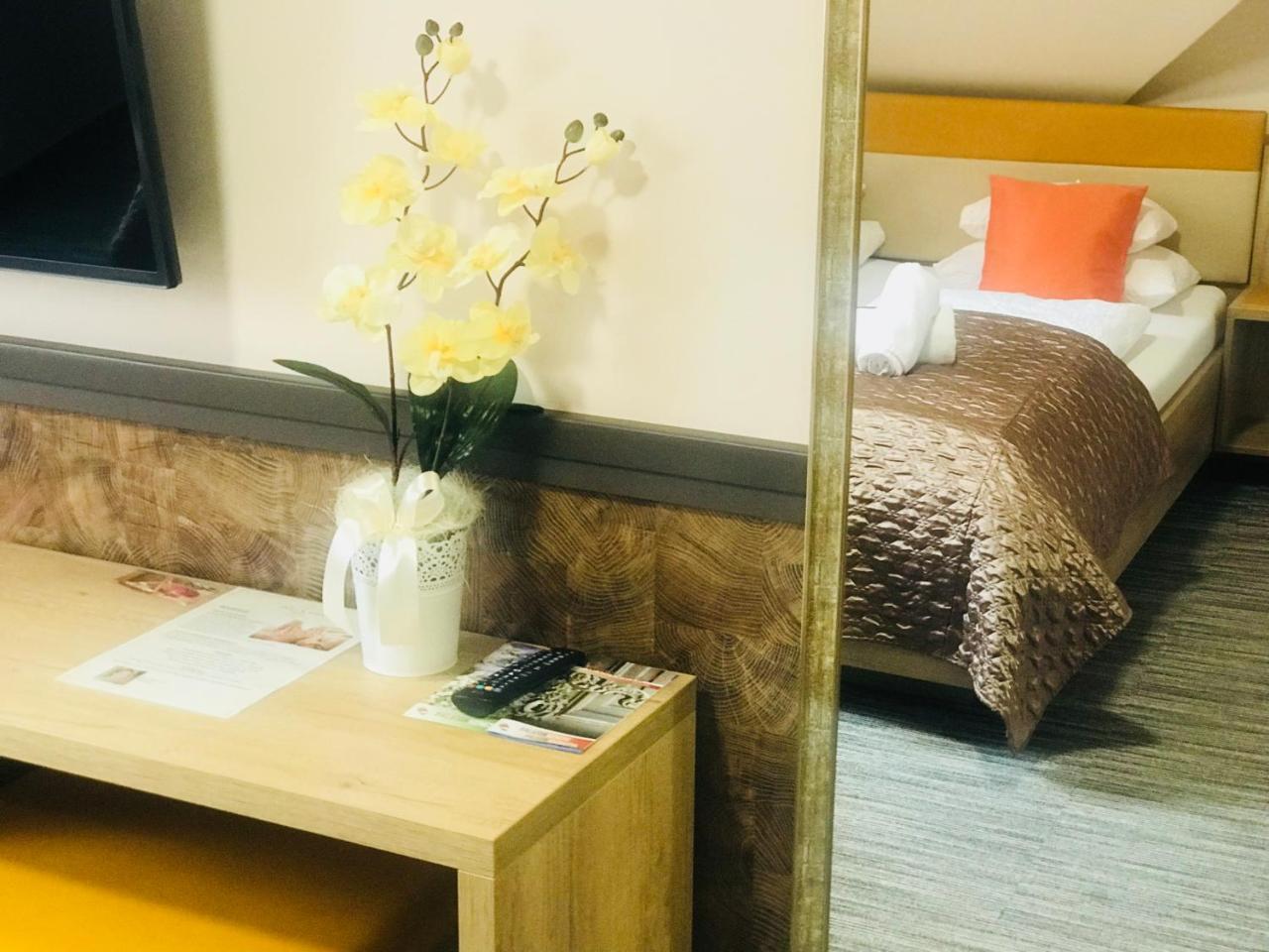 Hotel Dolce Vita Balatonkenese Bagian luar foto