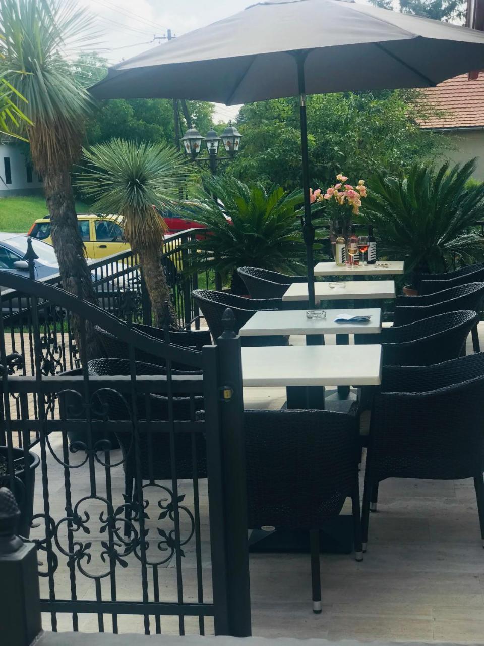 Hotel Dolce Vita Balatonkenese Bagian luar foto