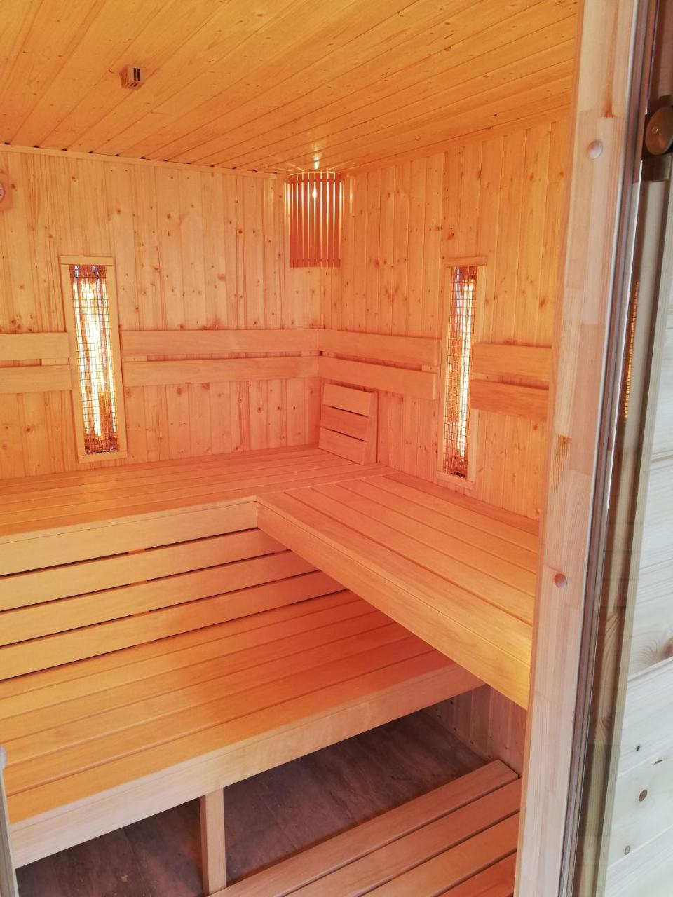 Hotel Dolce Vita Balatonkenese Bagian luar foto